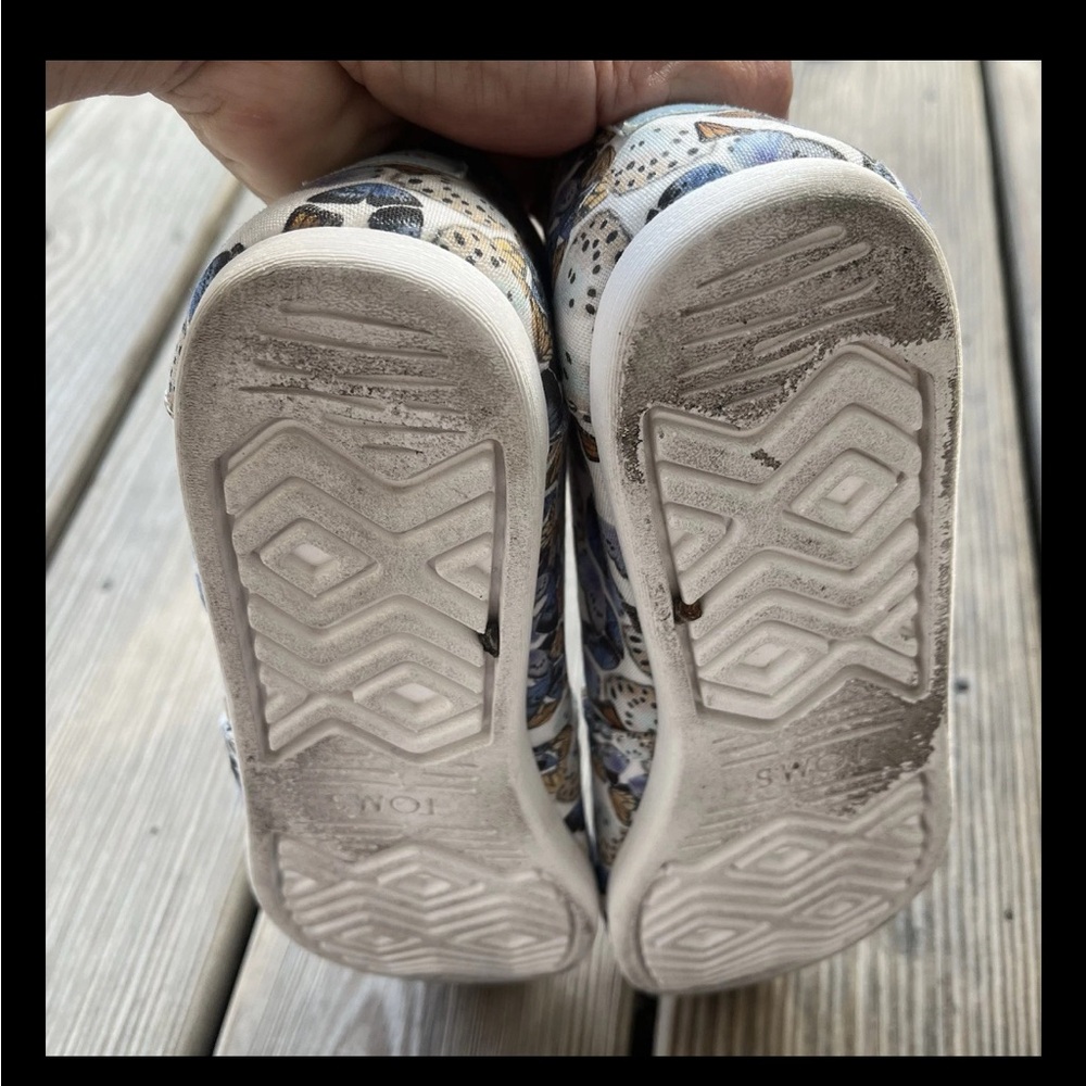Toms Women 11 Slip-on White Canvas Butterfly Print Comfort Flats Lightweight EUC - Picture 10 of 11
